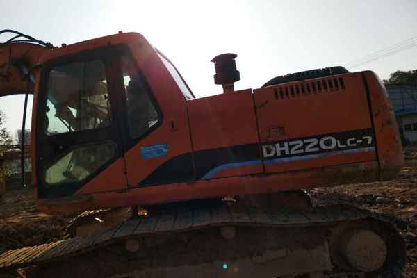 江西出售转让二手9000小时2009年斗山DH220LC挖掘机