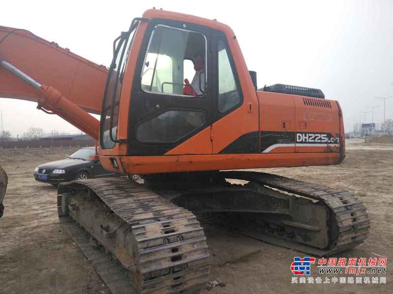 河南出售转让二手5900小时2010年斗山DH225挖掘机