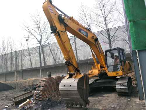 河南出售转让二手2000小时2013年福田雷沃FR220挖掘机