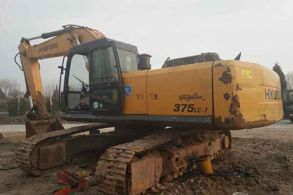 山西出售转让二手7800小时2009年现代R375LC挖掘机