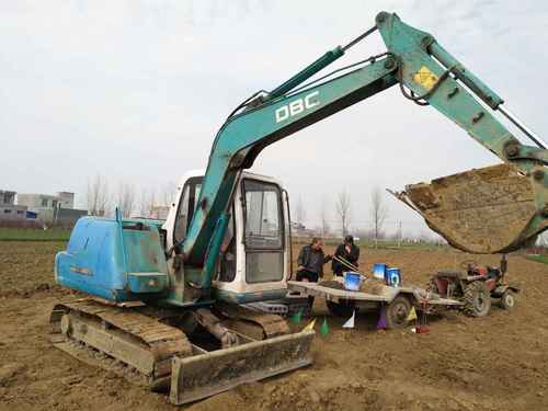 河南出售转让二手6000小时2011年黑猫8070挖掘机