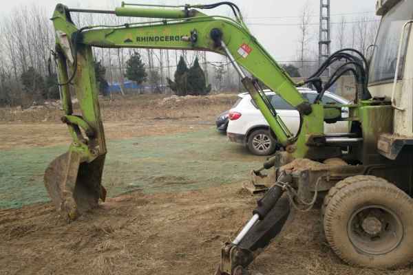 河南出售转让二手2000小时2013年犀牛重工轮挖7180挖掘机