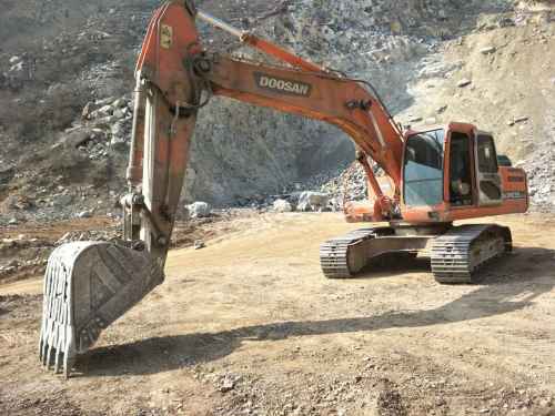 河南出售转让二手9900小时2011年斗山DH215挖掘机