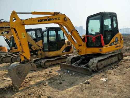 河南出售转让二手1856小时2015年龙工LG6065挖掘机