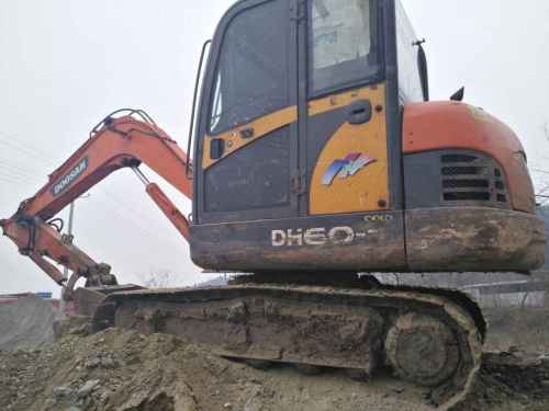 四川出售转让二手7500小时2009年斗山DH60挖掘机
