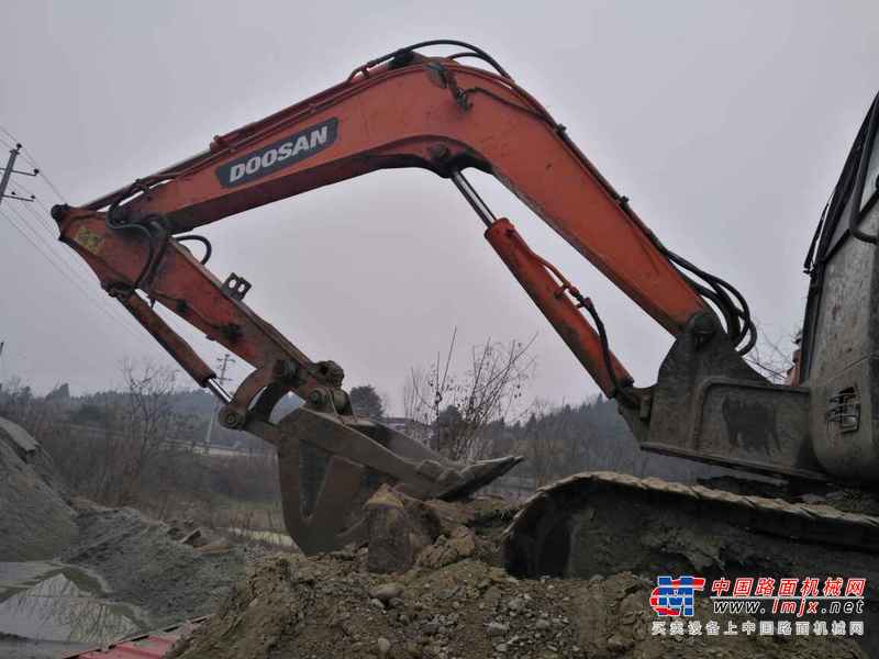 四川出售转让二手7500小时2009年斗山DH60挖掘机