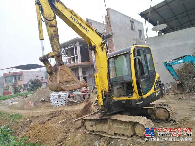 四川出售转让二手10000小时2008年现代R60挖掘机