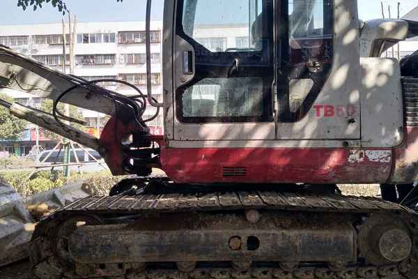 河南出售转让二手4500小时2009年竹内TB150挖掘机