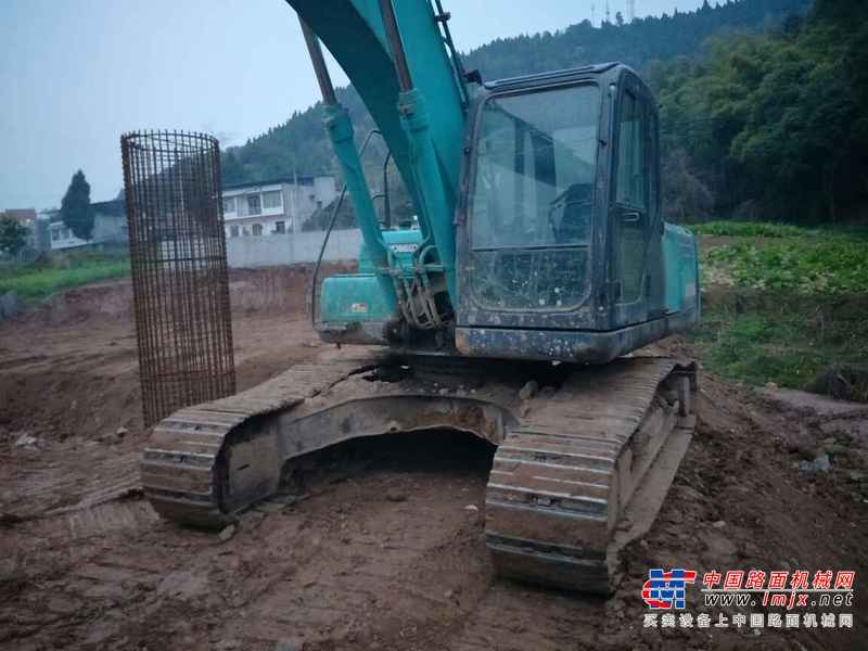四川出售转让二手5000小时2013年神钢SK250LC挖掘机