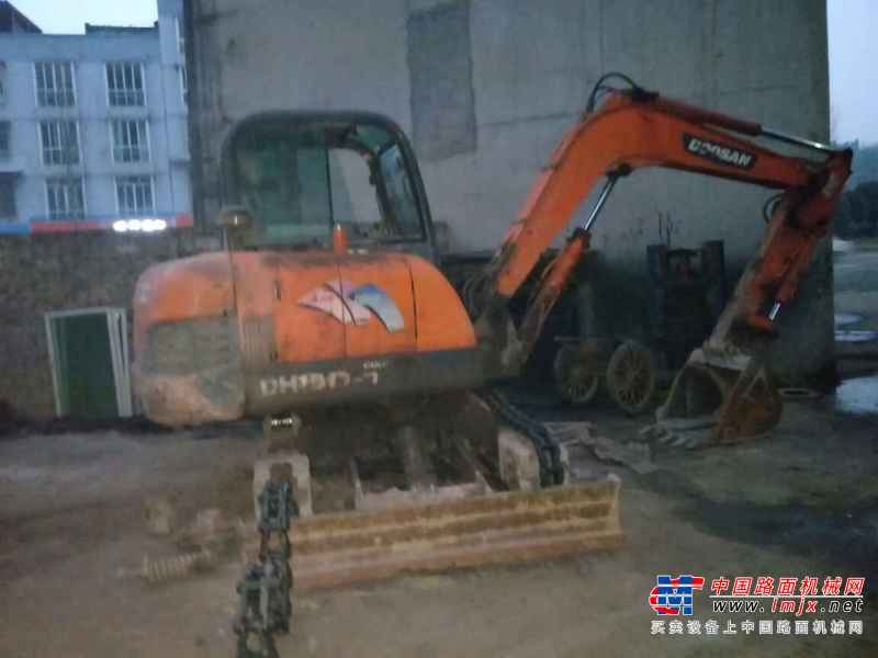 四川出售转让二手9521小时2010年斗山DH60挖掘机