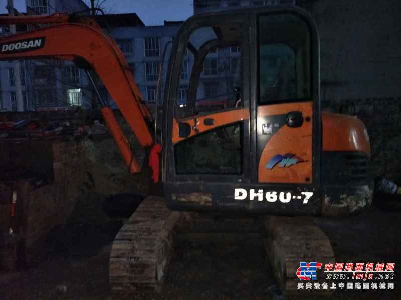 四川出售转让二手8625小时2010年斗山DH60挖掘机