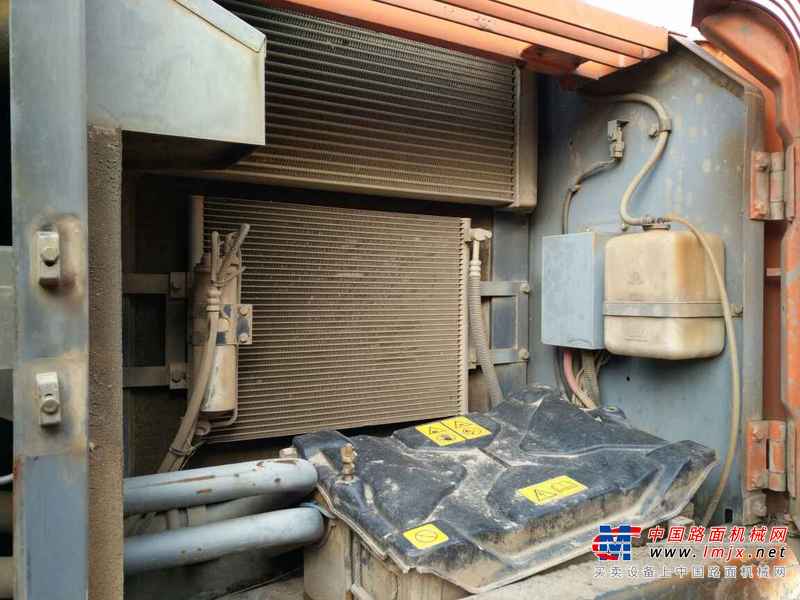 湖北出售转让二手8900小时2010年日立ZX200LC挖掘机