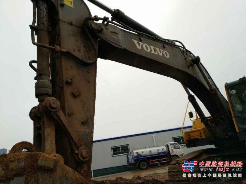 湖北出售转让二手7600小时2011年沃尔沃EC360BLC挖掘机