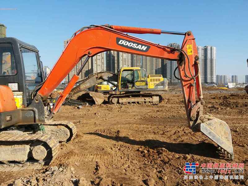 河南出售转让二手1800小时2014年斗山DH55挖掘机