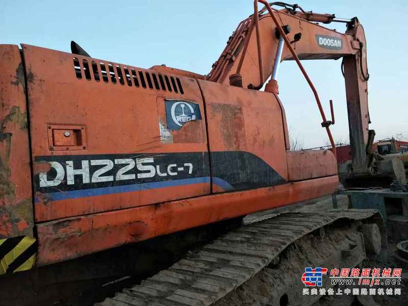 河南出售转让二手6585小时2010年斗山DH225LC挖掘机