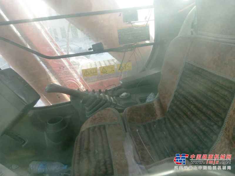 黑龙江出售转让二手20000小时2004年日立ZX200挖掘机