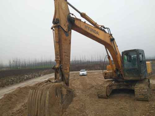 河南出售转让二手12000小时2009年现代R215挖掘机