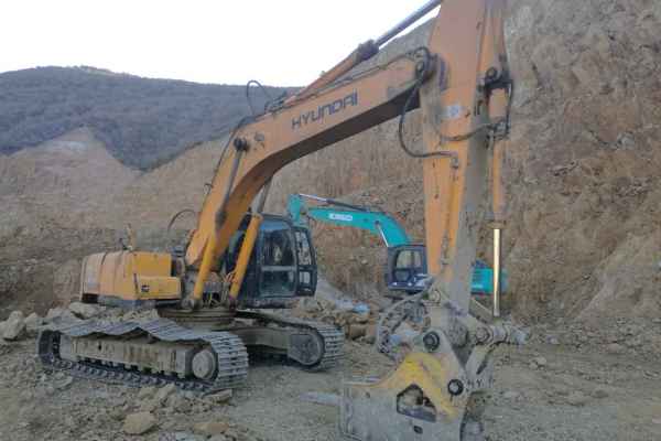 山西出售转让二手12000小时2010年现代R305LC挖掘机