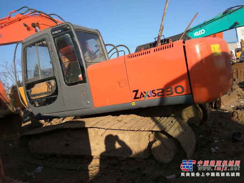 山东出售转让二手13000小时2003年日立EX200挖掘机