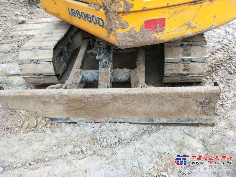 河南出售转让二手2158小时2015年龙工LG6060D挖掘机