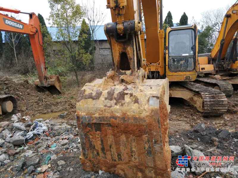 江西出售转让二手10000小时2003年现代R220LC挖掘机