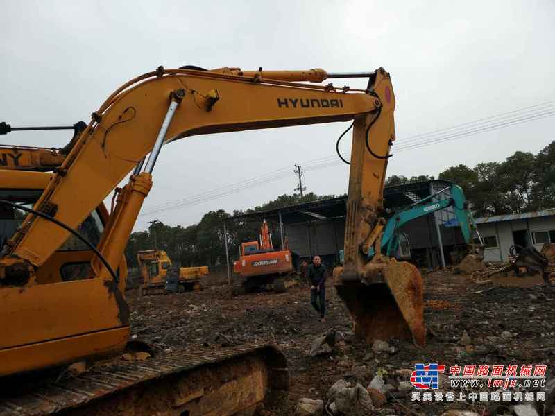 江西出售转让二手10000小时2003年现代R220LC挖掘机