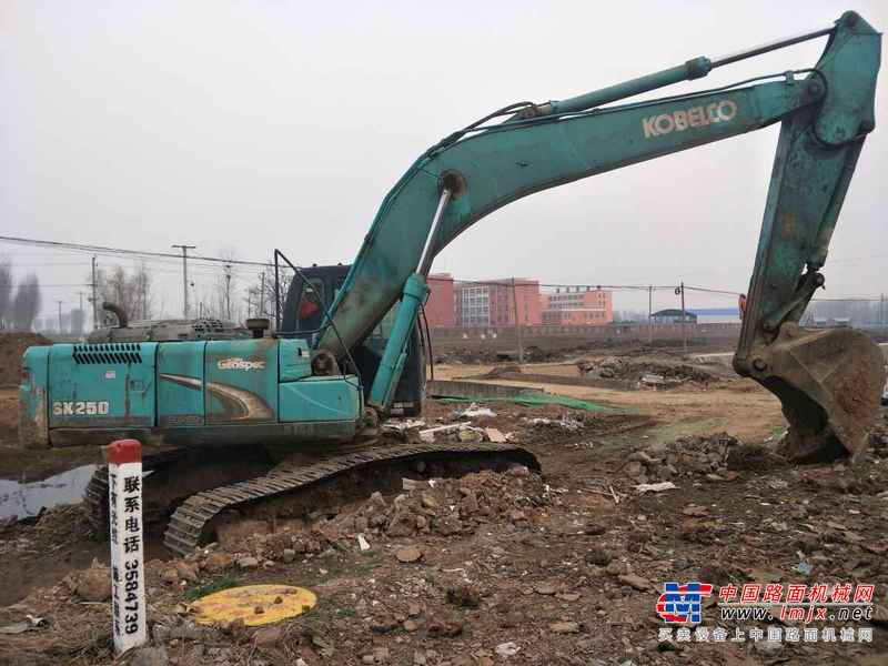 河南出售转让二手7000小时2010年神钢SK250挖掘机