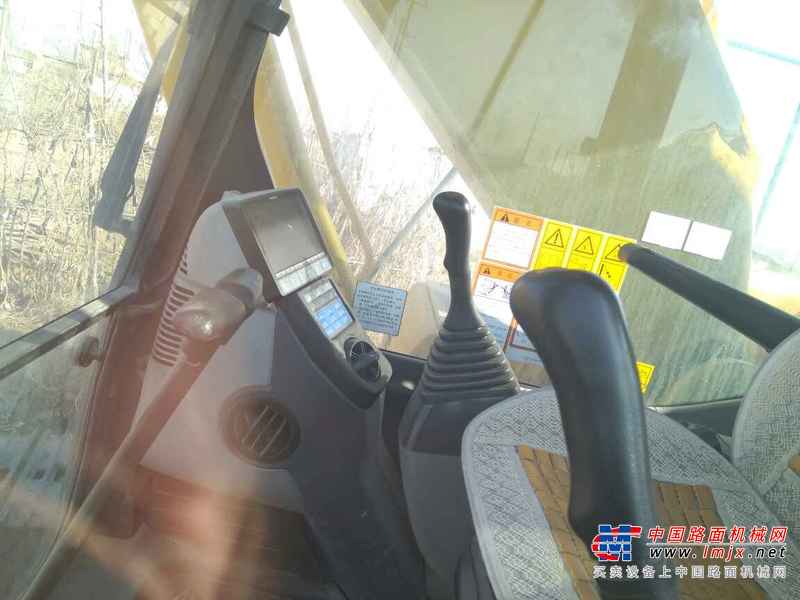山东出售转让二手8000小时2013年小松PC200挖掘机