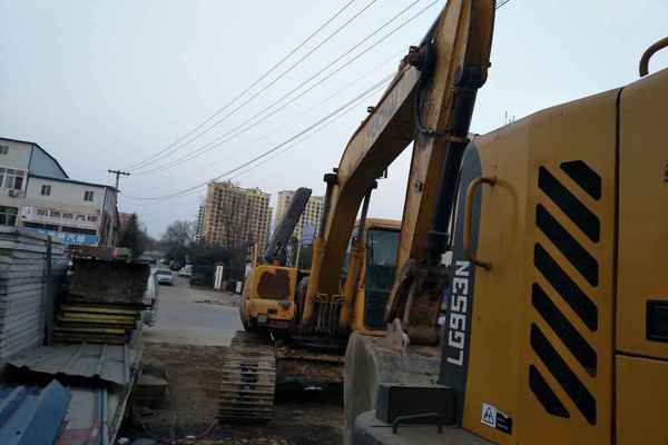 河南出售转让二手5000小时2011年玉柴YC135挖掘机