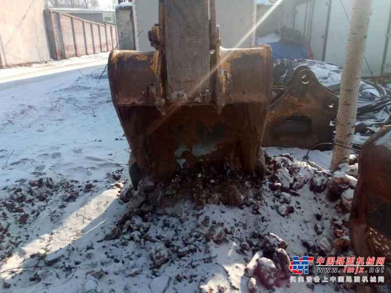 黑龙江出售转让二手3900小时2013年柳工CLG915D挖掘机