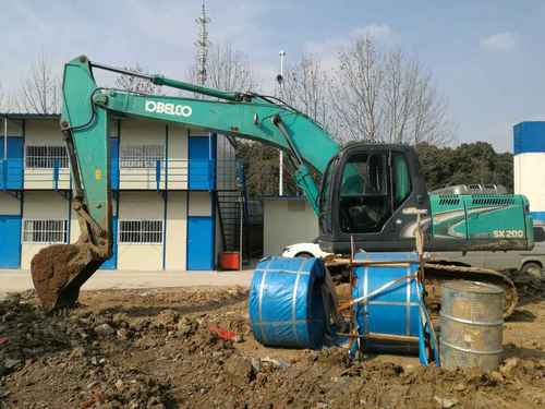 安徽出售转让二手8700小时2009年神钢SK200挖掘机