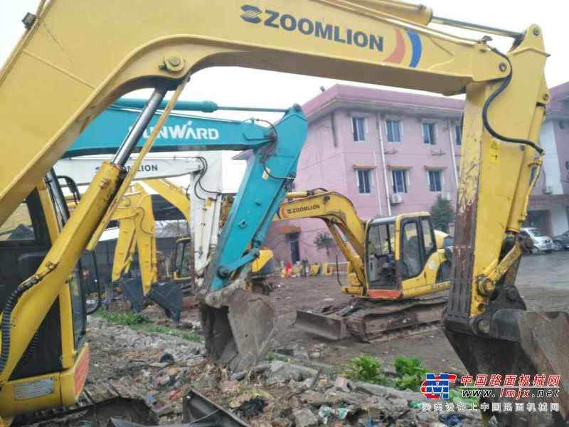 四川出售转让二手3500小时2013年中联重科ZE85E挖掘机