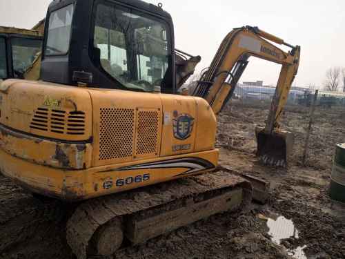 河南出售转让二手4000小时2013年龙工LG6065挖掘机