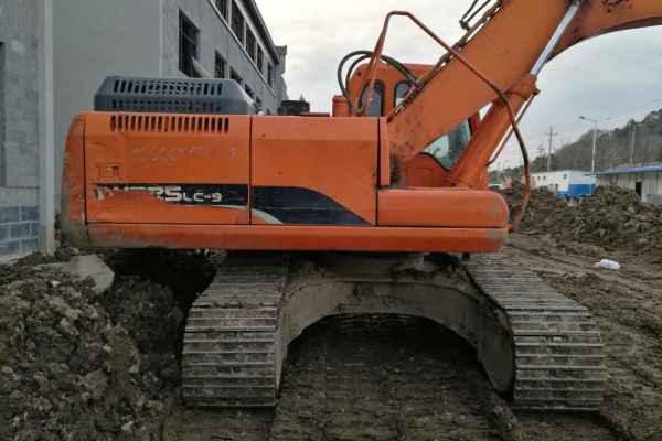 安徽出售转让二手8600小时2010年斗山DH215挖掘机