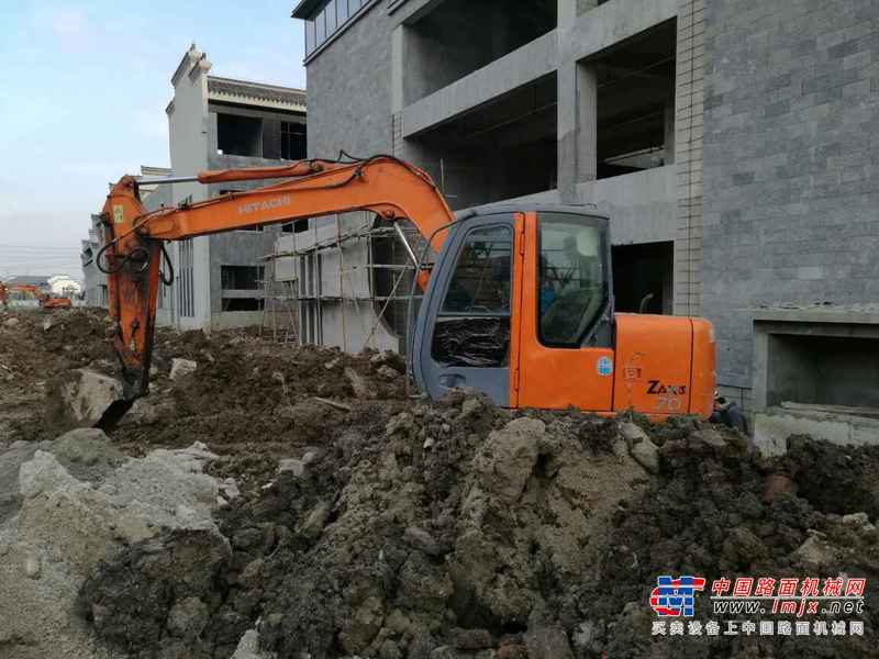 安徽出售转让二手8600小时2010年日立ZX70挖掘机