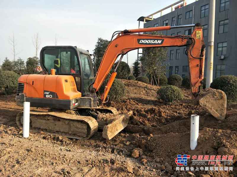 河南出售转让二手6700小时2012年斗山DX60挖掘机