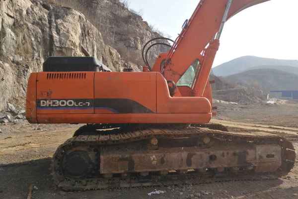 河南出售转让二手8500小时2011年斗山DH300挖掘机
