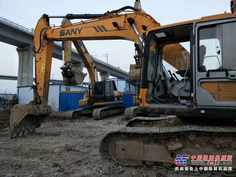 河南出售转让二手5283小时2011年三一重工SY215C挖掘机