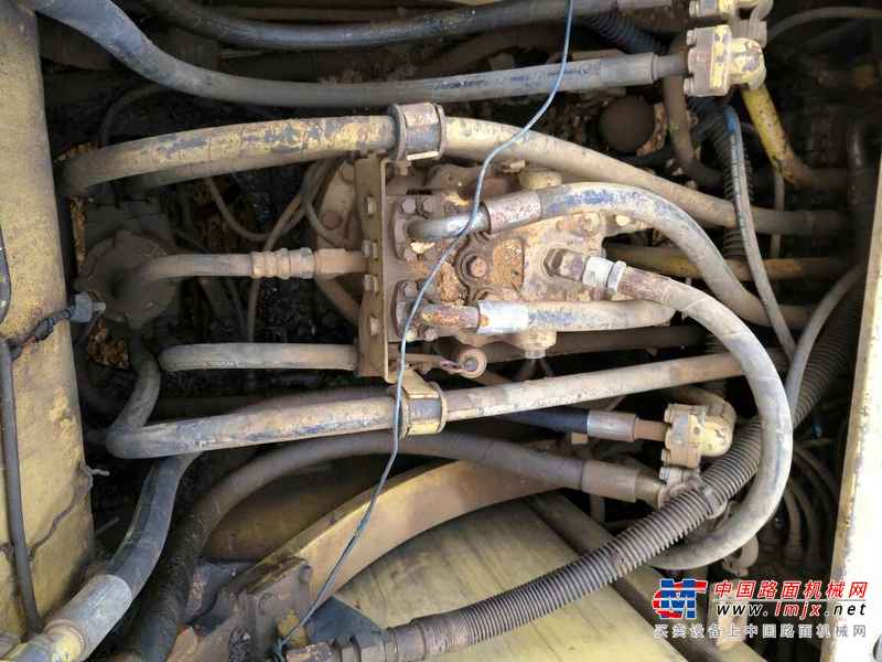 贵州出售转让二手21574小时2003年小松PC200挖掘机