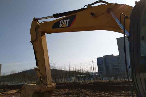 江苏出售转让二手4000小时2013年卡特彼勒320D2挖掘机