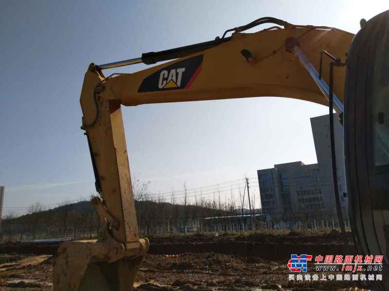 江苏出售转让二手4000小时2013年卡特彼勒320D2挖掘机