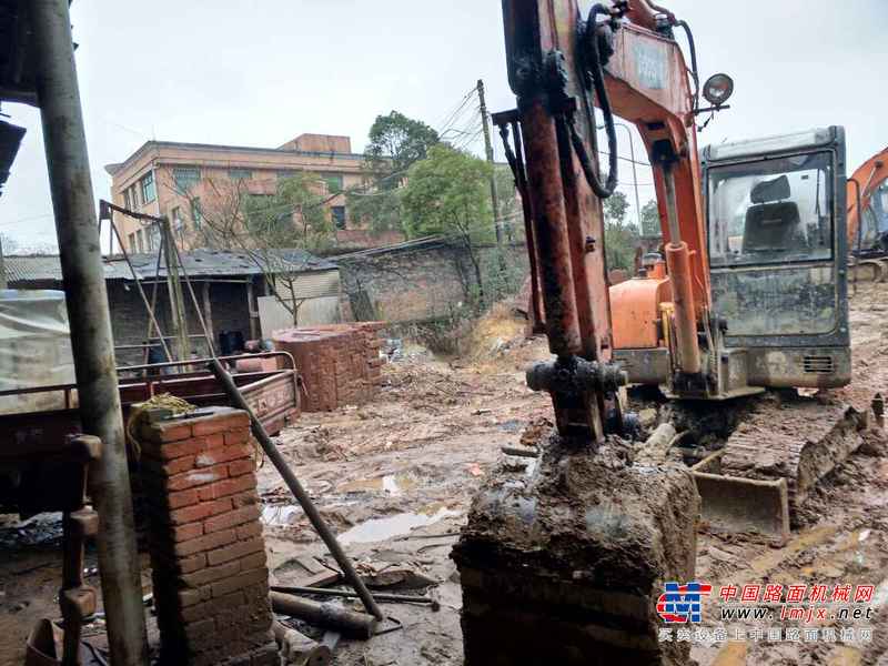 江西出售转让二手6700小时2010年斗山DH55挖掘机