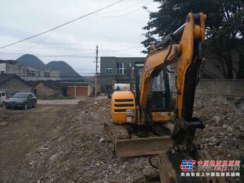 贵州出售转让二手3000小时2013年JCB8061挖掘机