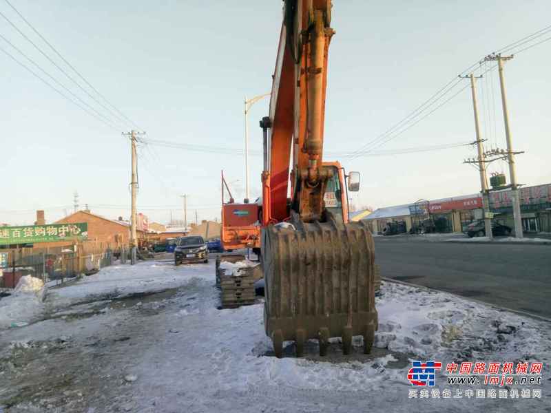 黑龙江出售转让二手8000小时2010年斗山DH225LC挖掘机