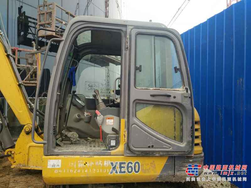 河南出售转让二手2500小时2015年徐工XE60挖掘机