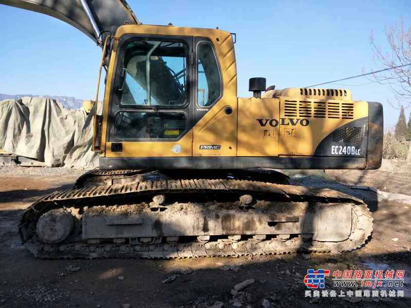 河南出售转让二手9887小时2010年沃尔沃EC240B挖掘机