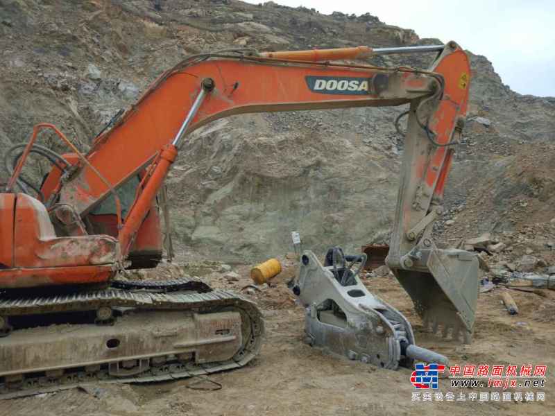 山东出售转让二手11775小时2011年斗山DH300挖掘机
