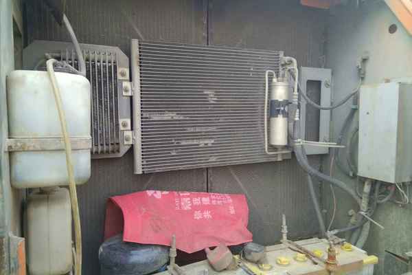 山东出售转让二手15689小时2006年日立ZX230挖掘机