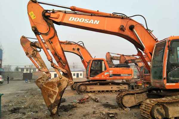 山西出售转让二手6000小时2009年斗山DH220LC挖掘机