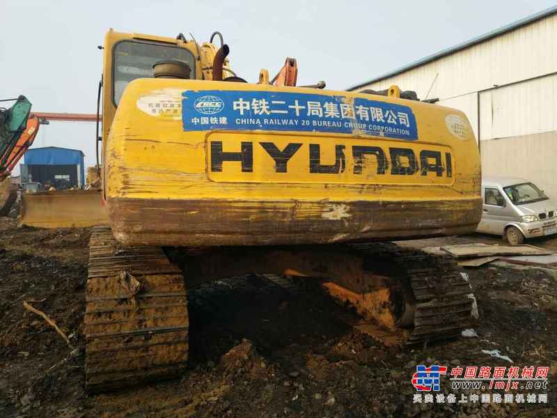 山东出售转让二手14000小时2005年现代R220LC挖掘机